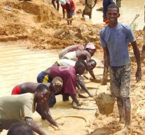 Children diamond mining in Sierra Leone