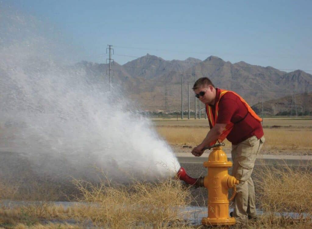 Hydrant_flushing_AZ_cropped
