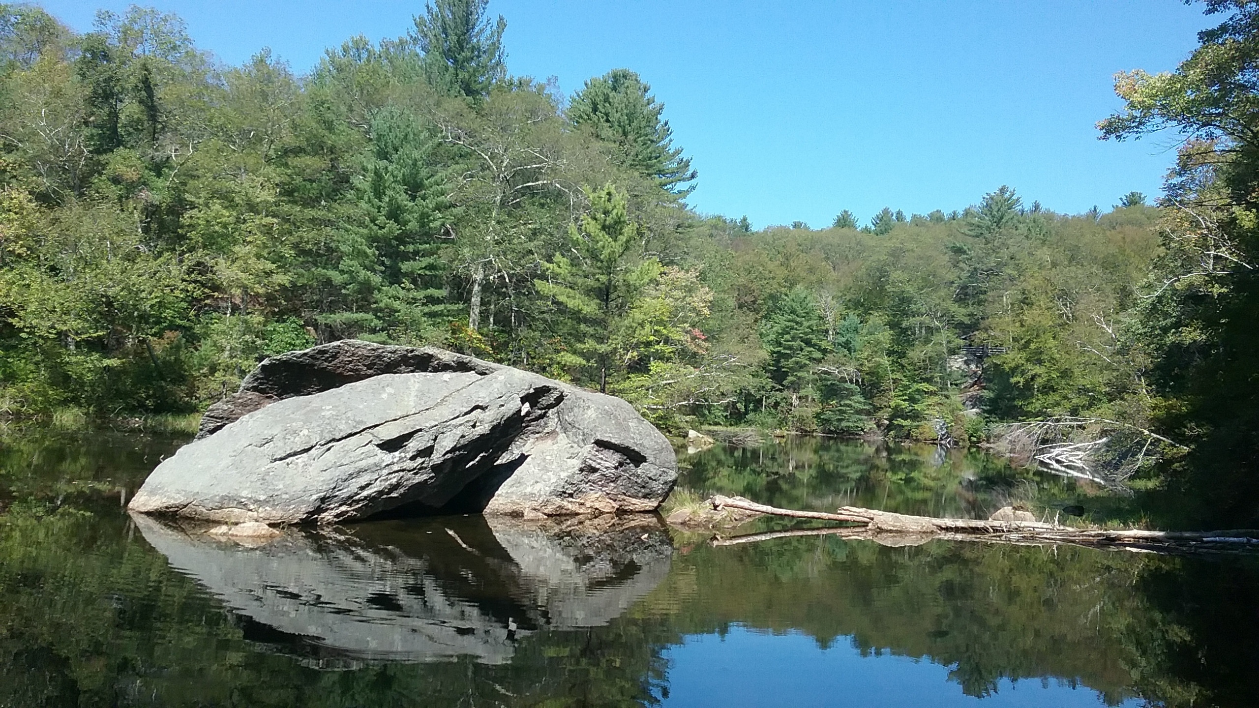 West_Brookfield,_MA_-_View_of_Carter_Pond